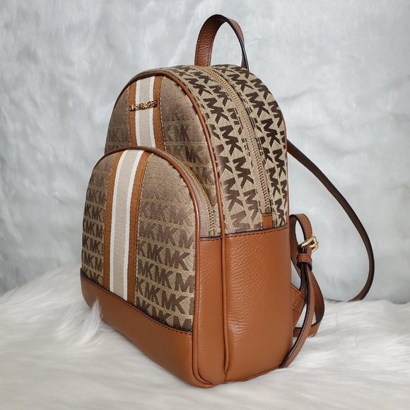 MICHAEL KORS MEDIUM ABBEY BACKPACK - Picture 2 of 7